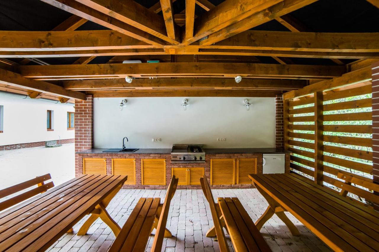Haracsi Vendeghaz Hotel Zselickisfalud Buitenkant foto
