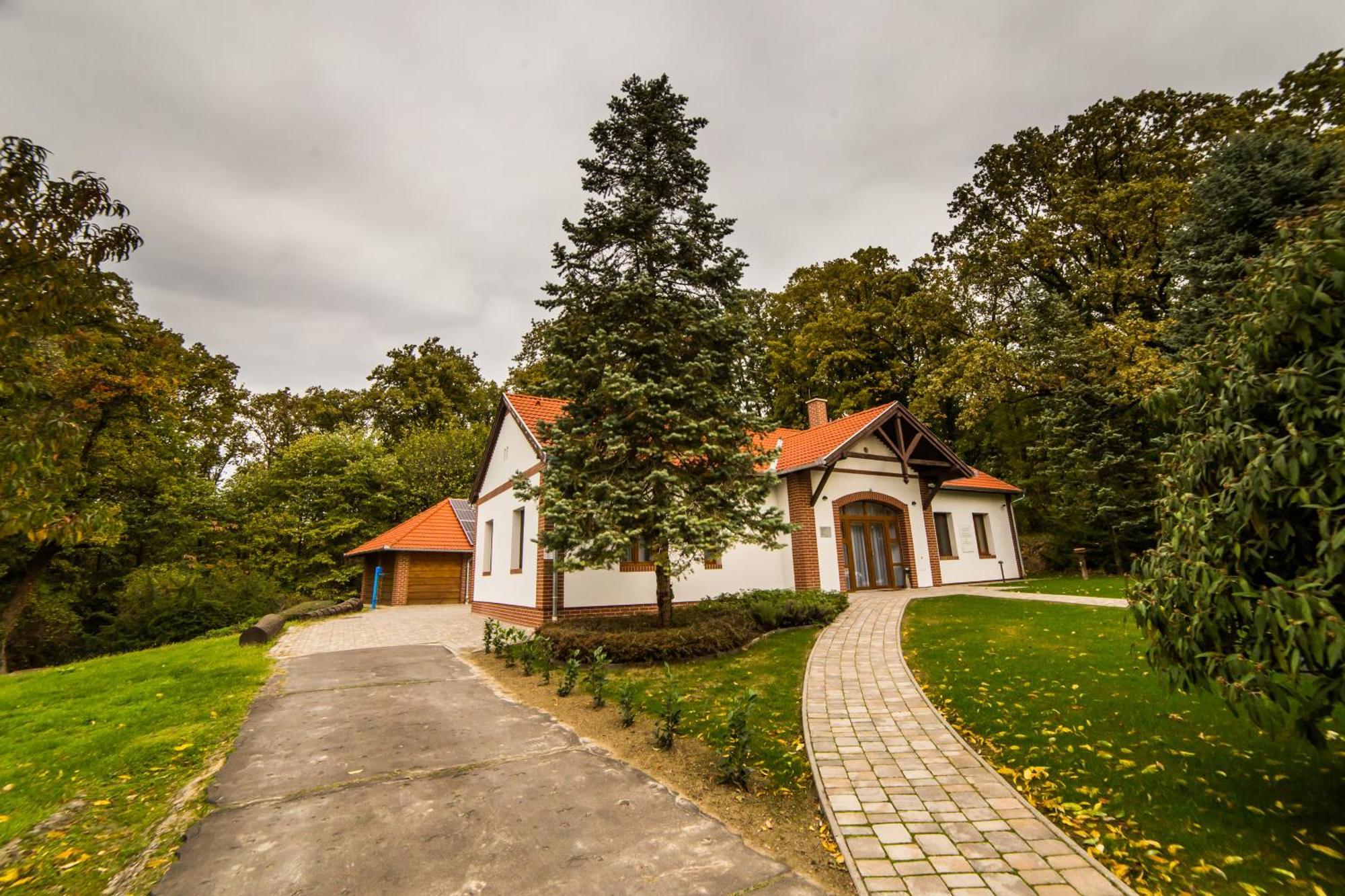 Haracsi Vendeghaz Hotel Zselickisfalud Buitenkant foto